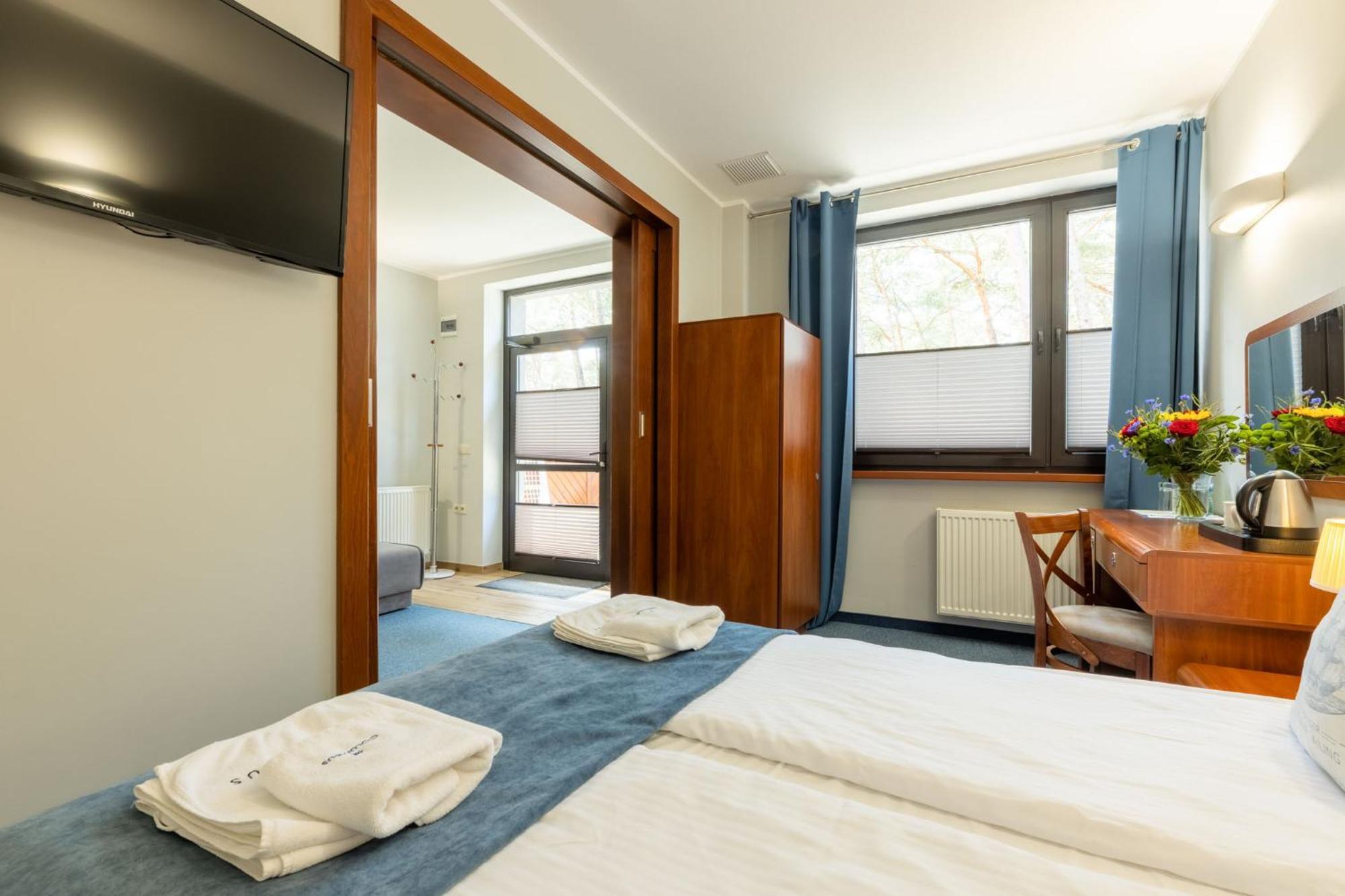 Columbus Hotell Rowy  Exteriör bild